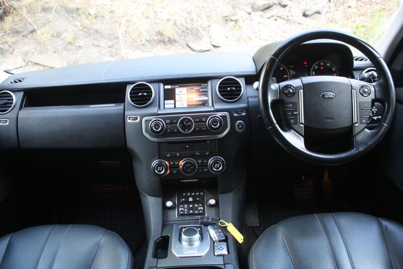 View LAND ROVER DISCOVERY 4 3.0 SD V6 XS