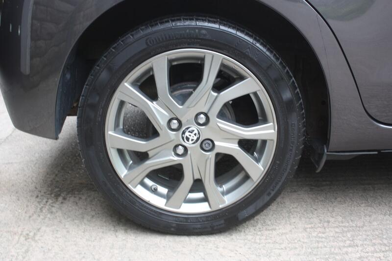 TOYOTA YARIS