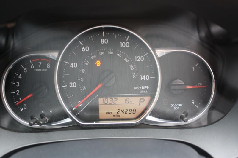 TOYOTA YARIS