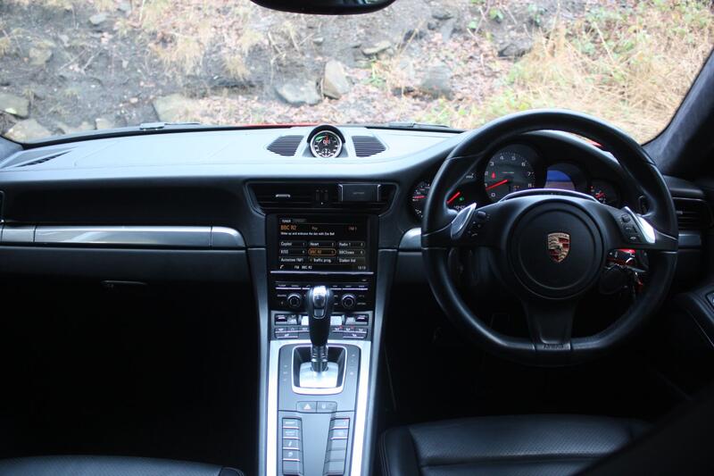 PORSCHE 911