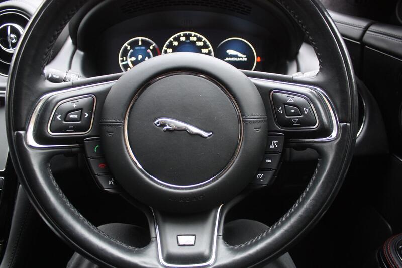 JAGUAR XJ