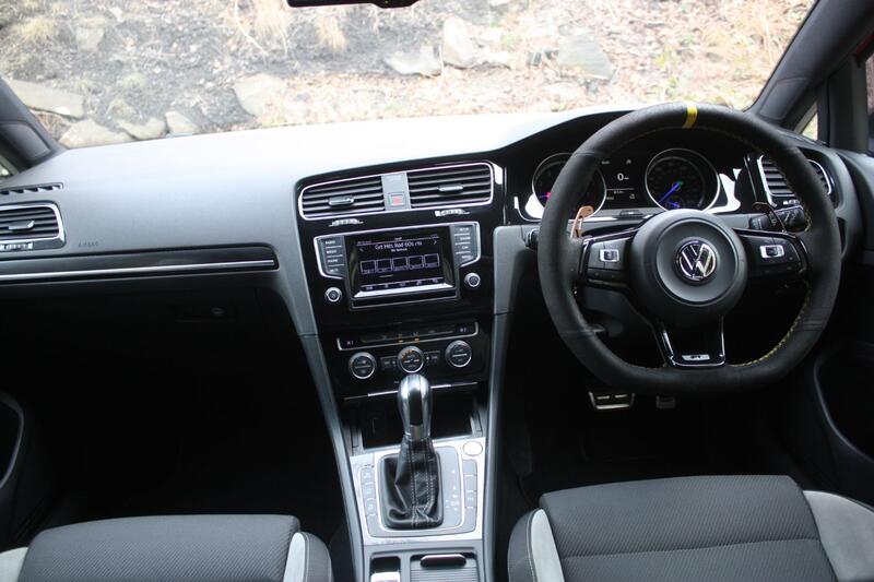 View VOLKSWAGEN GOLF 2.0 TSI BlueMotion Tech R