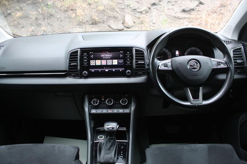 View SKODA KAROQ 2.0 TDI SE L