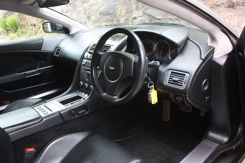 ASTON MARTIN DB9