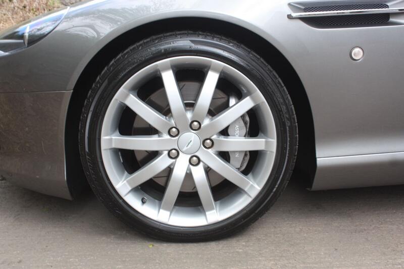 ASTON MARTIN DB9