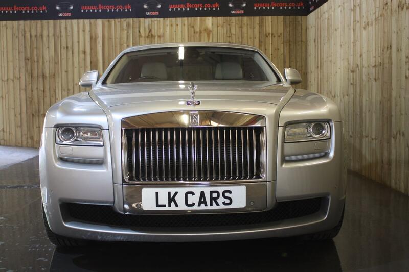 View ROLLS-ROYCE GHOST 6.6 V12